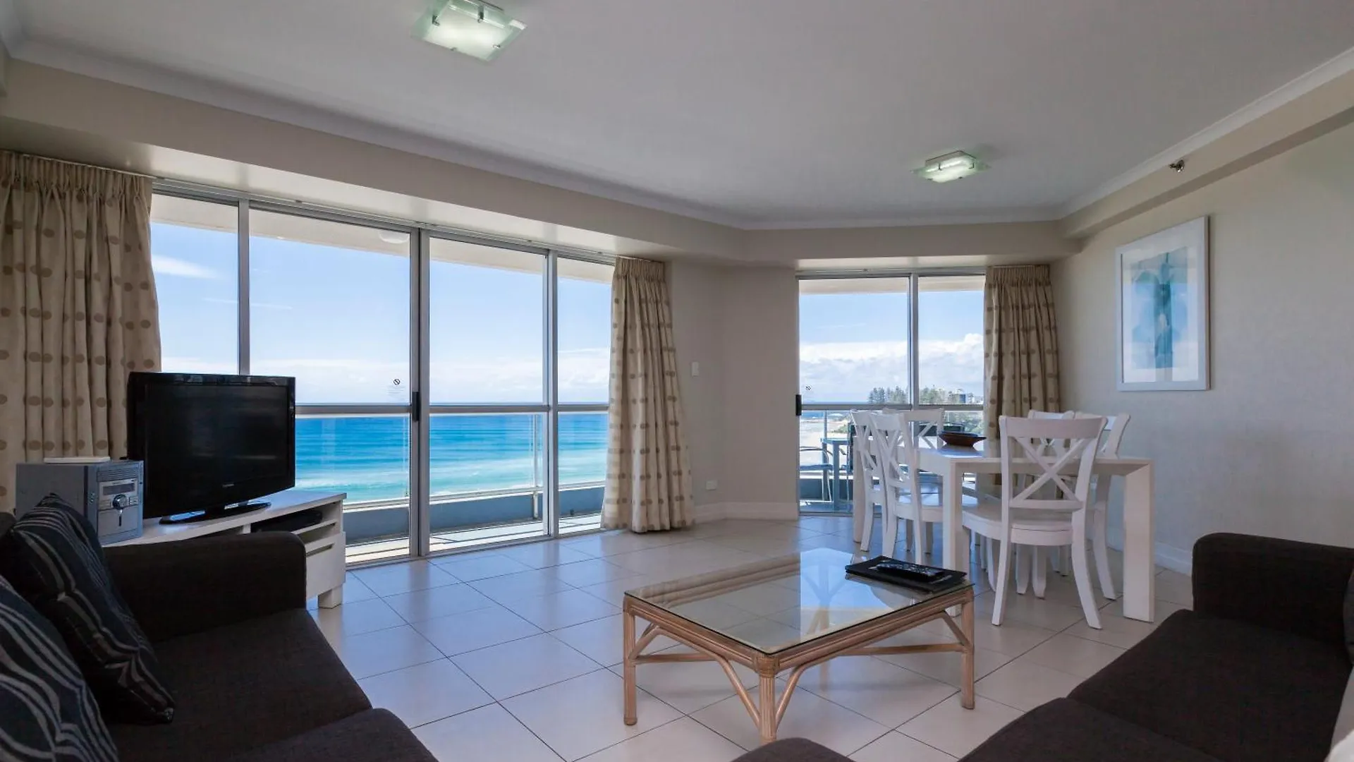 **** Aparthotel Points North Apartments Gold Coast Australia