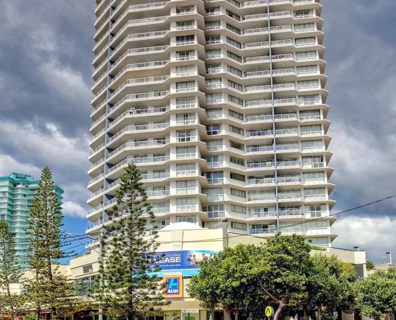 **** Aparthotel Points North Apartments Gold Coast Australia